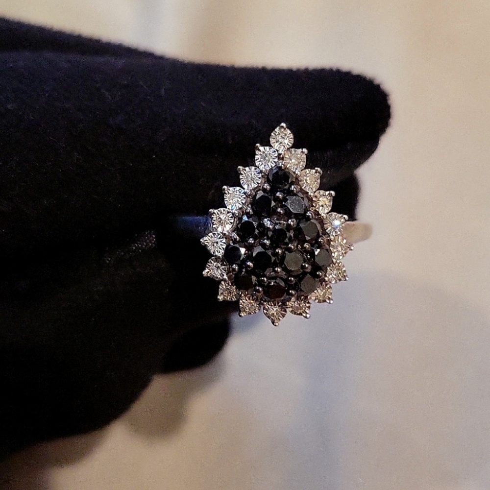 1 Carat White & Black Diamond Teardrop Ring